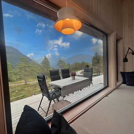 Tatil Evi Med Utsikt I Naerheten Av Sentrum Stryn