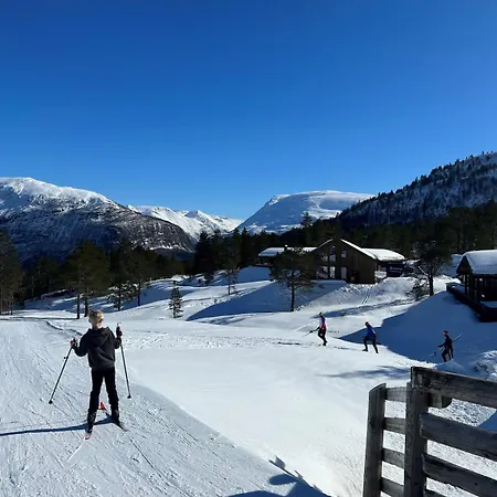 Nyaraló Med Utsikt I Naerheten Av Sentrum Stryn