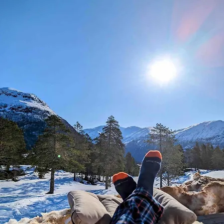 Med Utsikt I Naerheten Av Sentrum * Stryn
