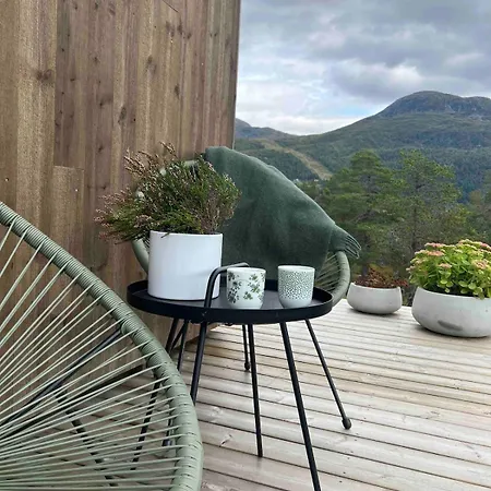 Nyaraló Med Utsikt I Naerheten Av Sentrum Stryn
